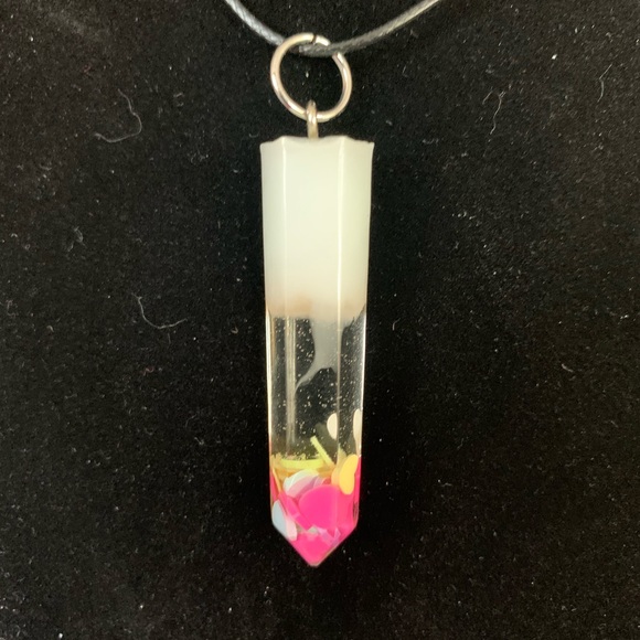Resin crystal necklaces - Picture 8 of 12